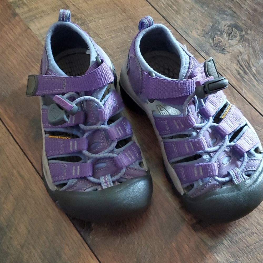 Purple keen sandals